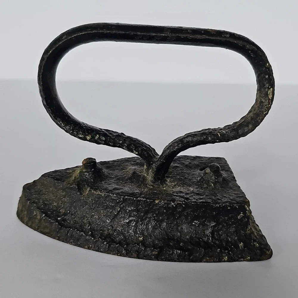 Antique Black Cast Iron Clothing Press Iron Vintage 3lbs 8oz 1926